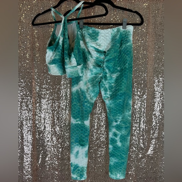 Hot Kiss Workout Set, Large - Picture 2 of 2